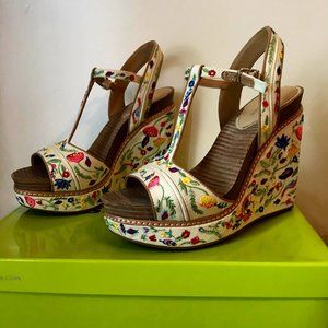 Gianni Bini Sarritahh Embroidered wedges 7.5M